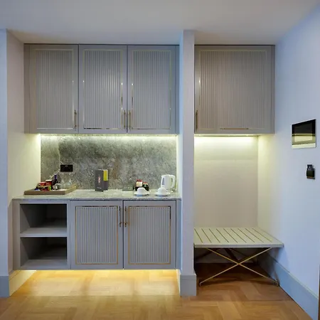 Concorde Tower & Casino 5* ניקוסיה