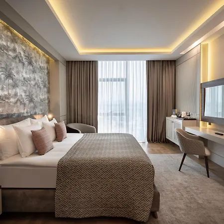 Concorde Tower & Casino 5* ניקוסיה