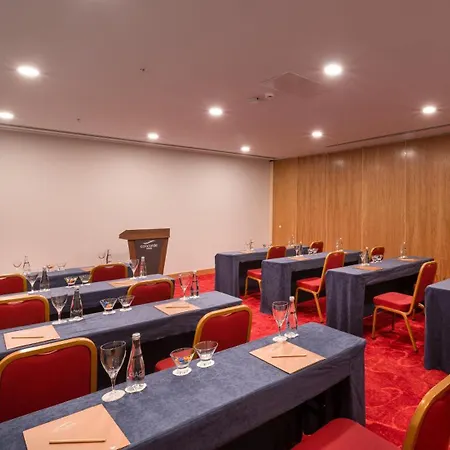 מלון Concorde Tower & Casino 5*