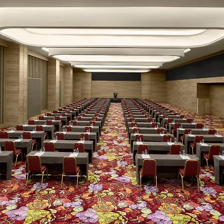 Concorde Tower & Casino Otel 5*