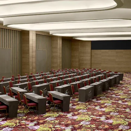 Otel Concorde Tower & Casino 5*