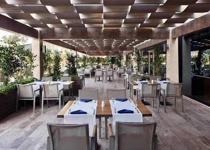 Concorde Tower & Casino 5* Nikósie